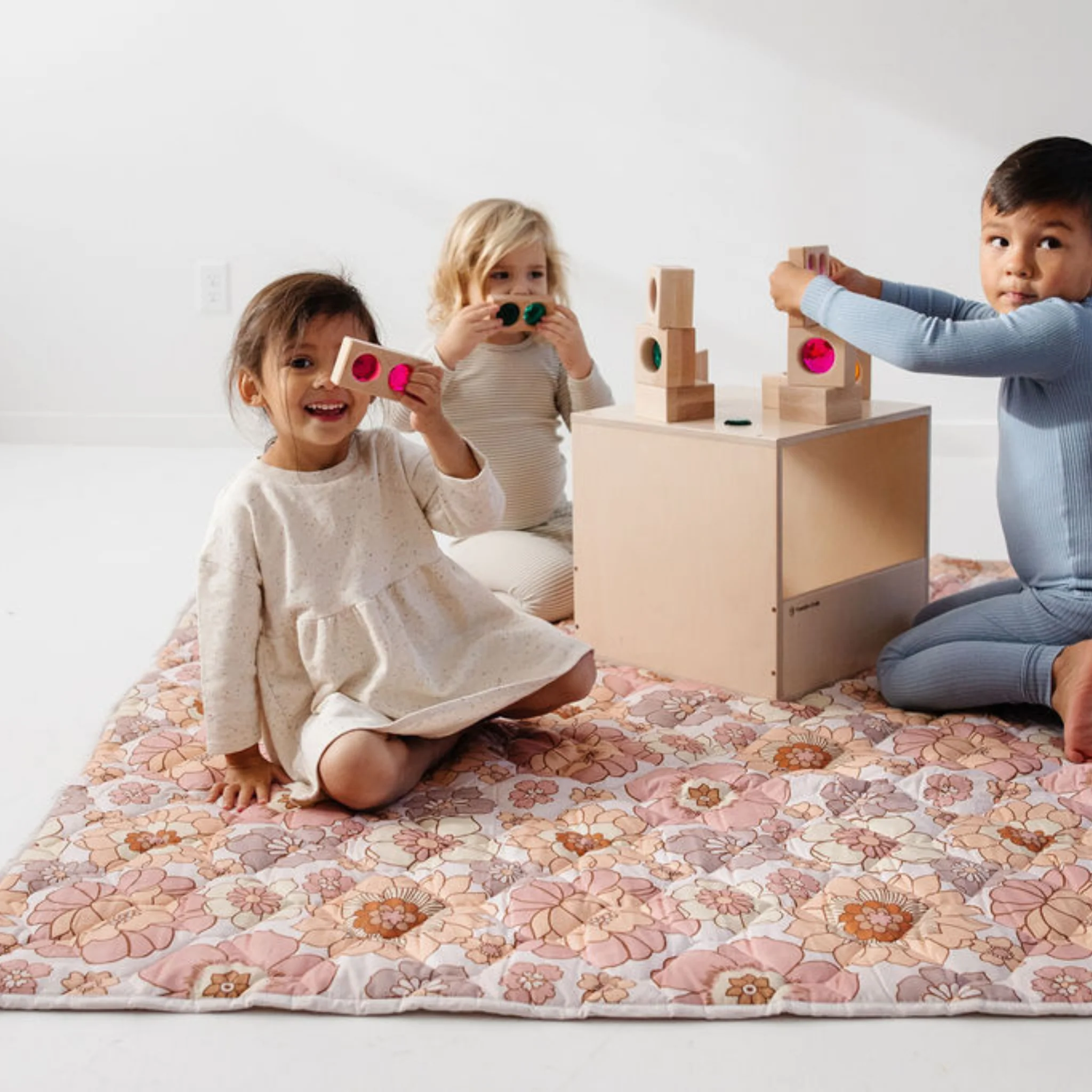 Blooms Picnic Blanket - Image 4