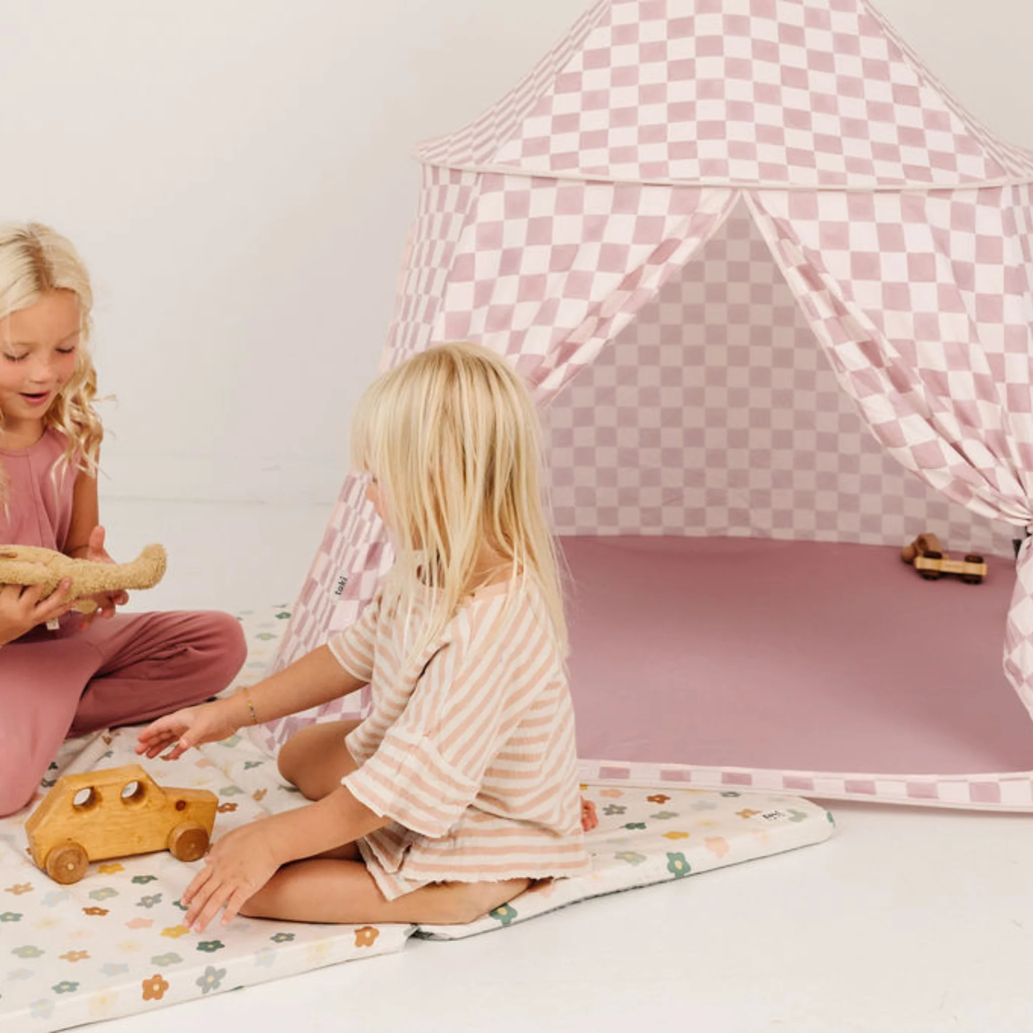Checker Gumdrop Play Tent - Image 2