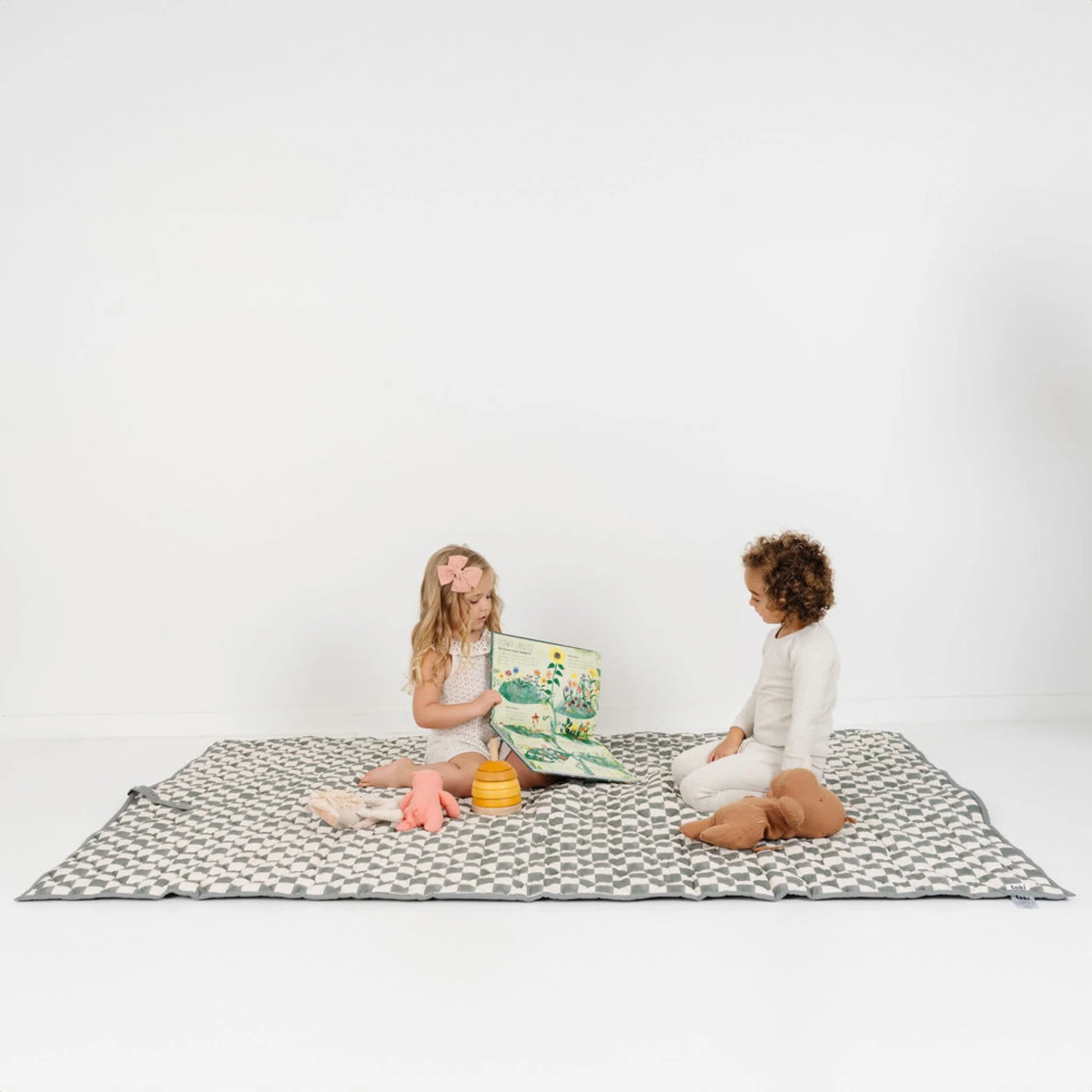 Checker Matcha Picnic Blanket - Image 3